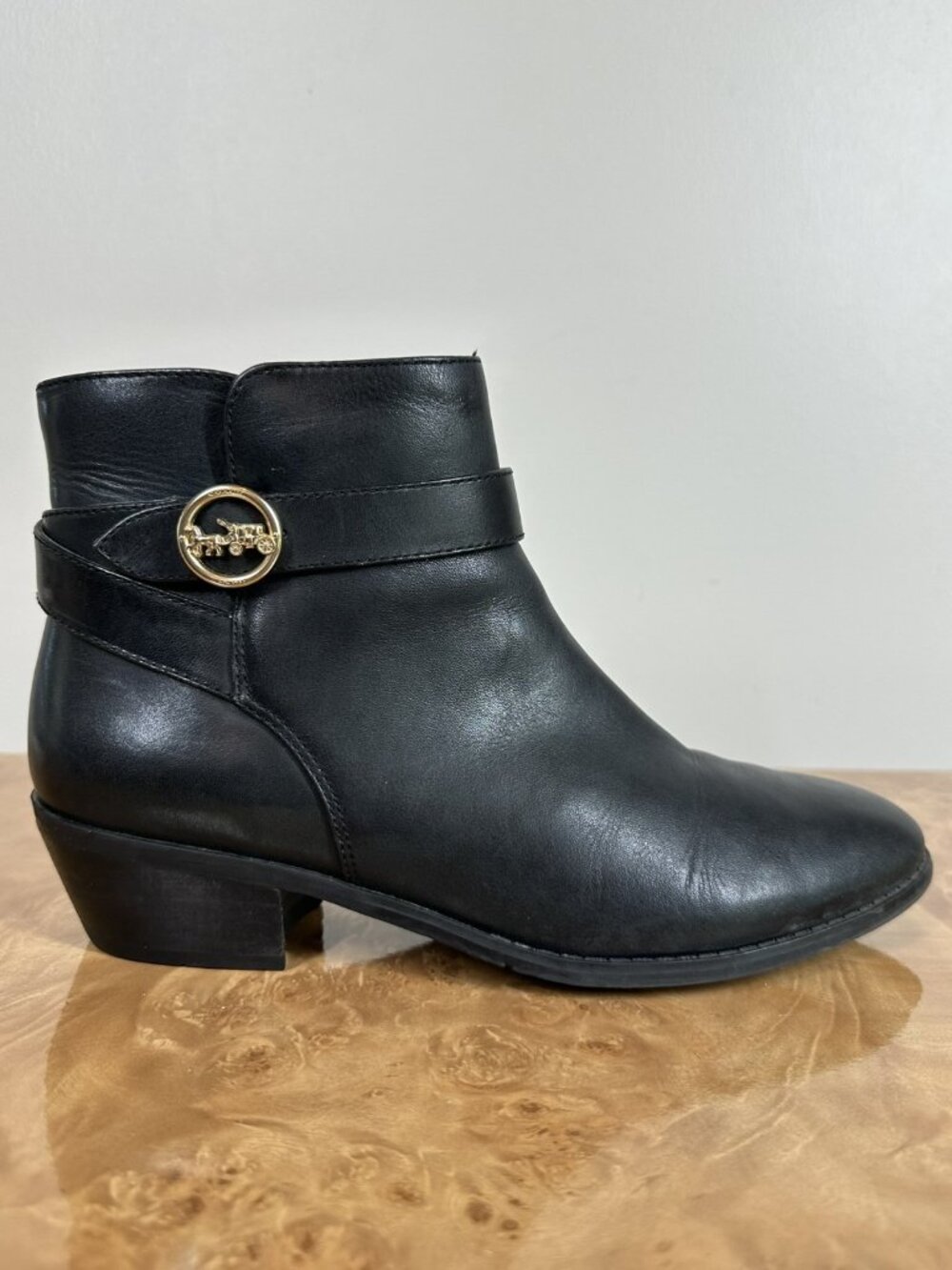 Coach F94485 Black Leather Ankle Boots Horse Carriage Moto Booties Size 8
